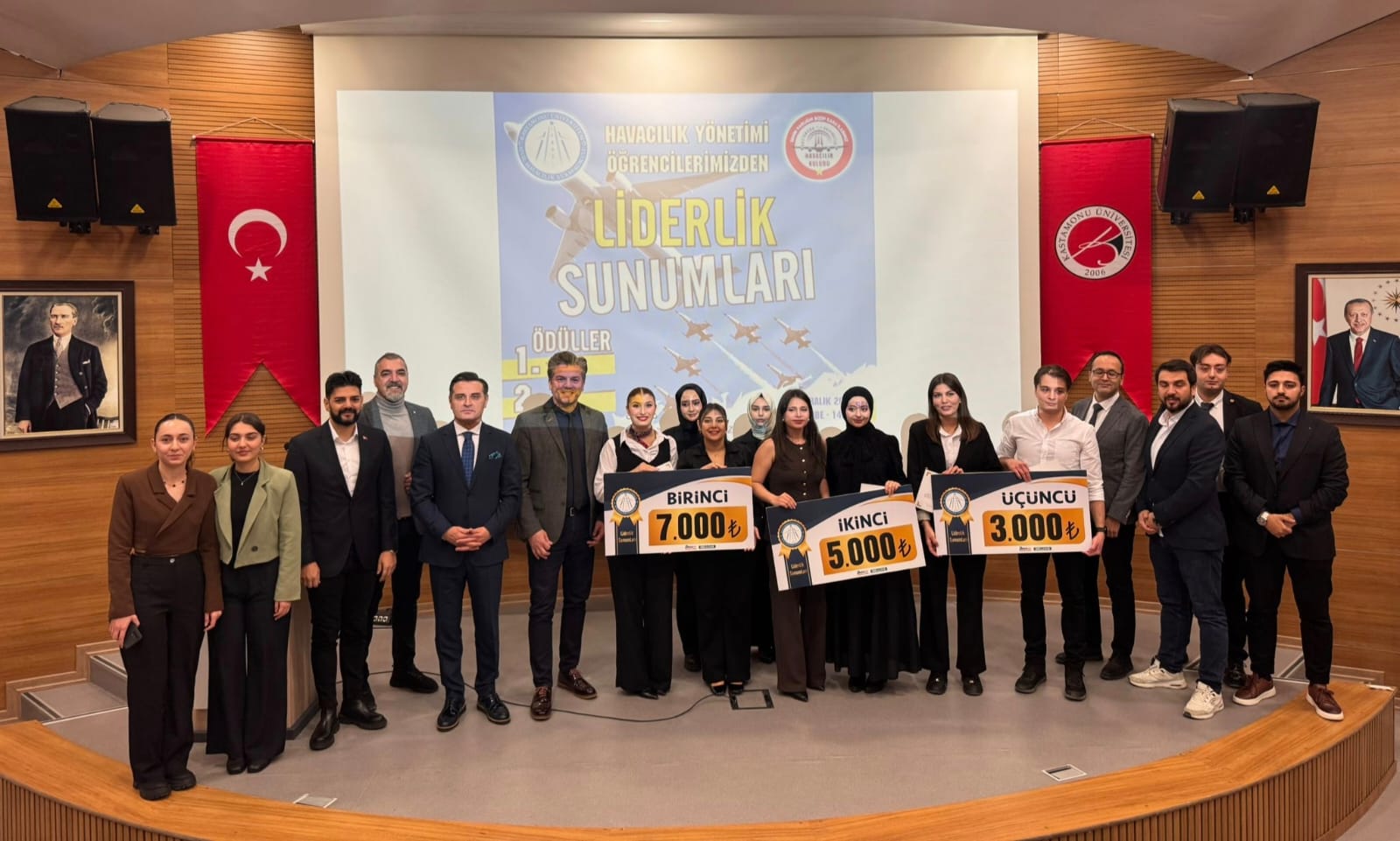 Kastamonu Üniversitesi’nde Liderlik ve Motivasyon Sunumlarında Ödüller Sahiplerini Buldu