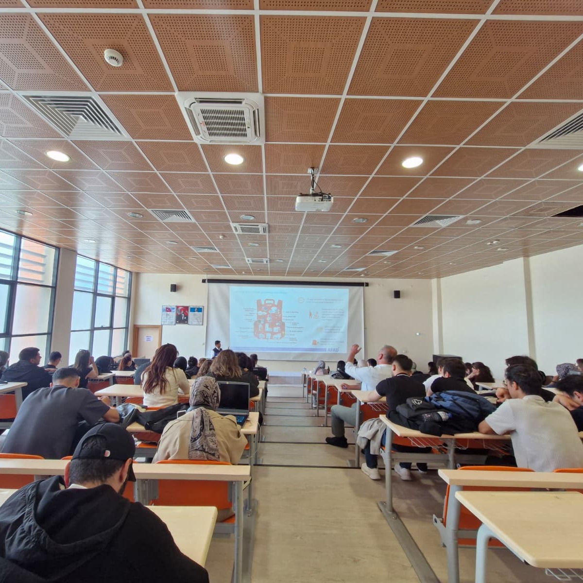 Kastamonu Üniversitesi Sivil Havacılık Yüksekokulu Öğrencilerine AFAD Eğitimi Verildi