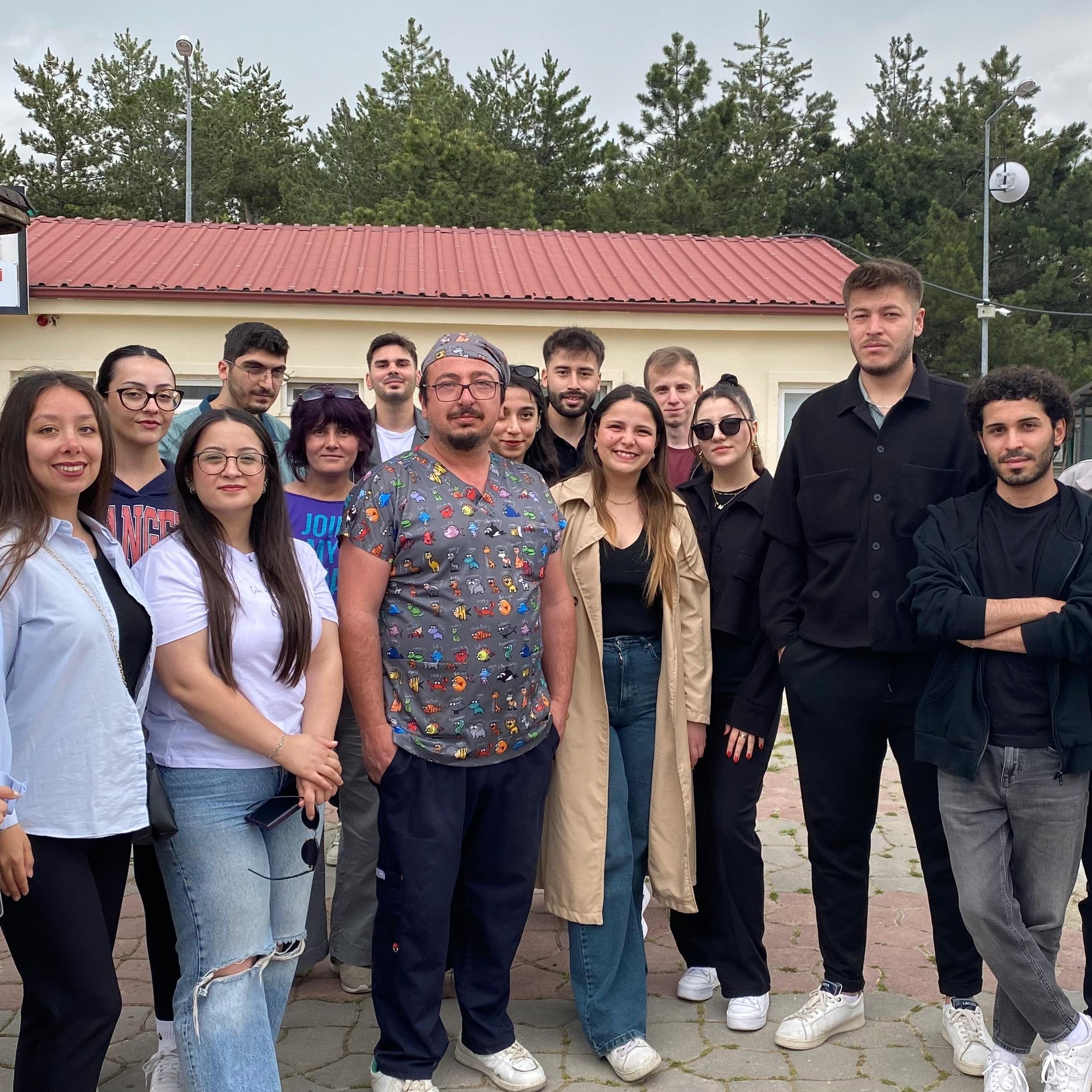 Havacılık Öğrencilerinden Örnek Davranış: Hayvan Barınağına Farkındalık Ziyareti